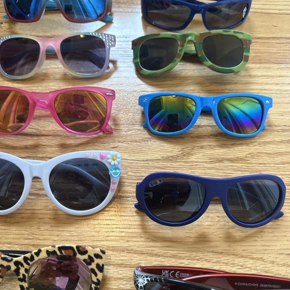 Lot Of 40 Mixed KIDS Sunglasses MultiColor & Styles: Wayfarer-Wrap-Round-Square